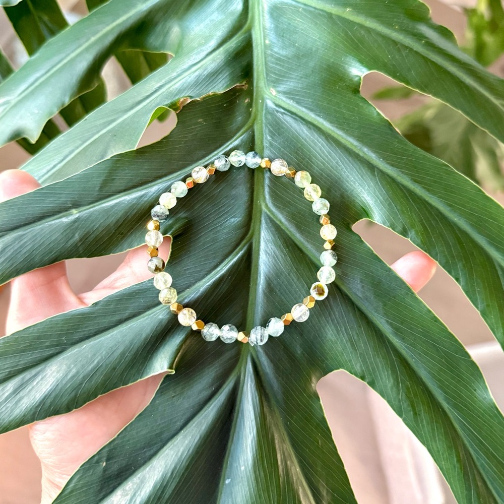 Prehnite - Hematite - Golden Rutile bracelet (one)
